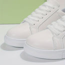 Tênis de skate feminino plus size de cano baixo , modelo versátil com zíper lateral e cadarço, ideal para caminhadas casuais.