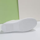 Tênis de skate feminino plus size de cano baixo , modelo versátil com zíper lateral e cadarço, ideal para caminhadas casuais.