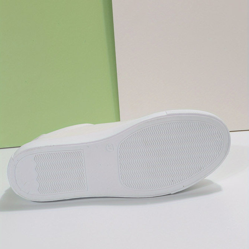 Tênis de skate feminino plus size de cano baixo , modelo versátil com zíper lateral e cadarço, ideal para caminhadas casuais.