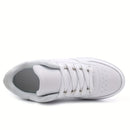 Tênis feminino com salto plataforma, modelo casual com cadarço para uso externo, tênis plataforma de cano baixo e leve.